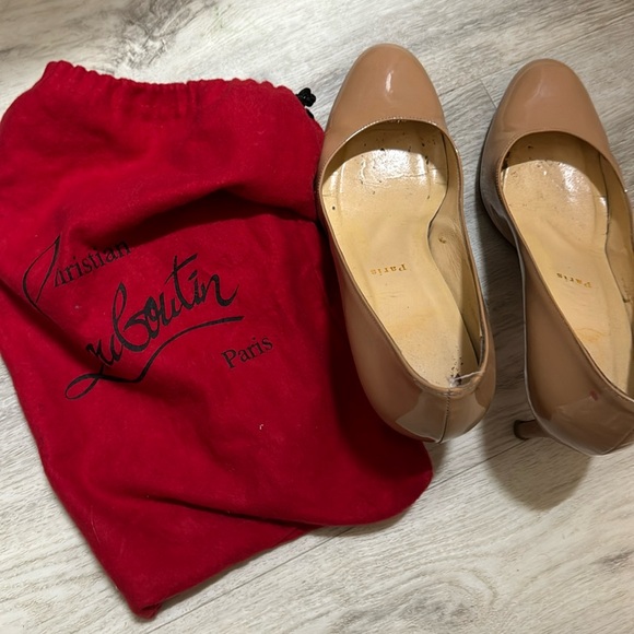 Pre loved louboutin pumps size 40 1/2 - Picture 1 of 6